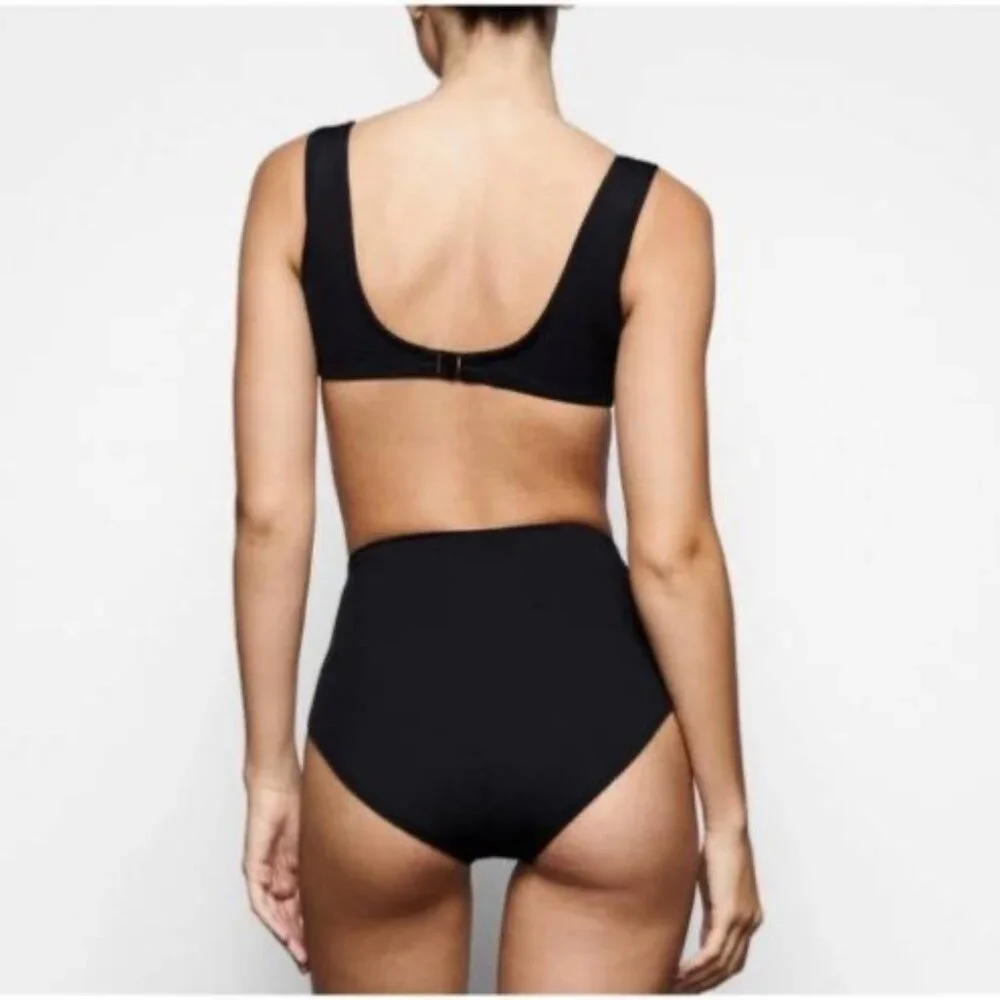 SKIMS Black Underwire Bikini Top
